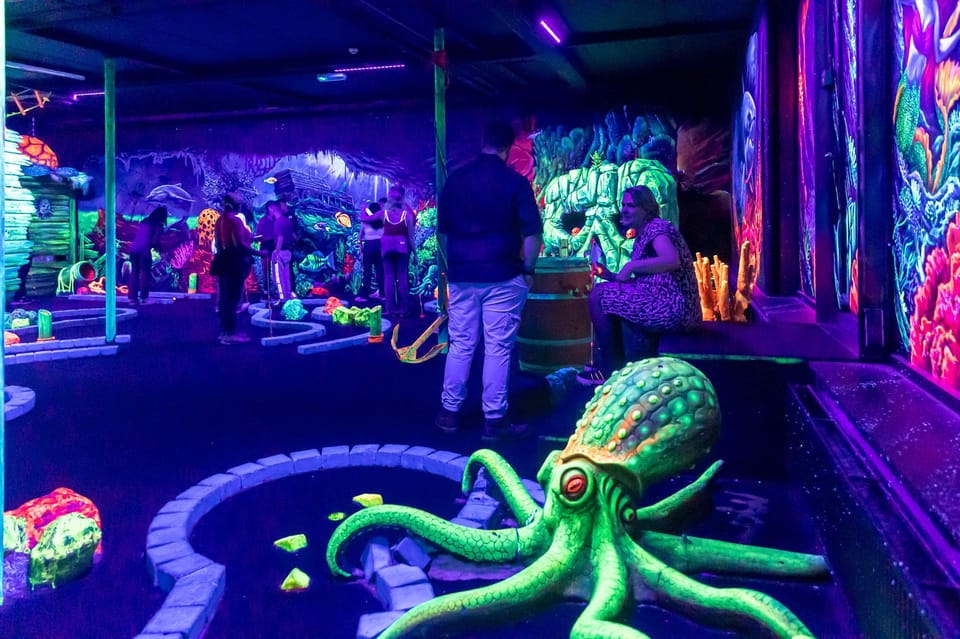 Aloha Amsterdam: 12-Hole Glow-in-the-Dark Mini-Golf - Tips to Make Your Round Smoother in the Dark