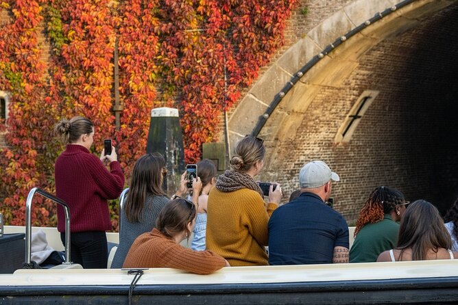 Amsterdam 1-Hour Canal Cruise With Live Guide - Grachtengordel Geometry: Seeing the UNESCO Canal Ring Like a Map