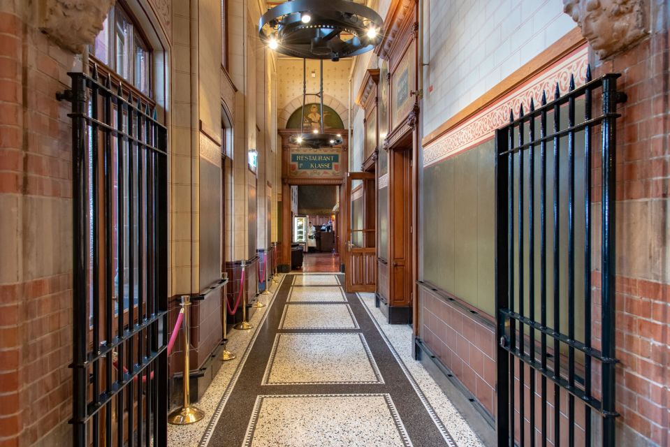 Amsterdam: 3-Course Meal in Historic 1st Class Waiting Rooms - Should you book Grand Café Restaurant 1e Klas?