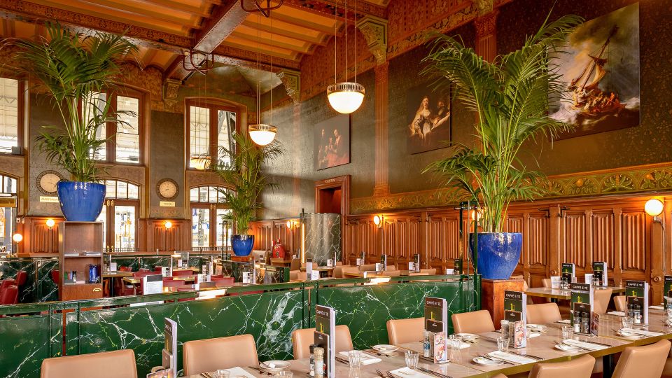 Amsterdam: 3-Course Meal in Historic 1st Class Waiting Rooms - Price and value: $61 for three courses in a national monument setting