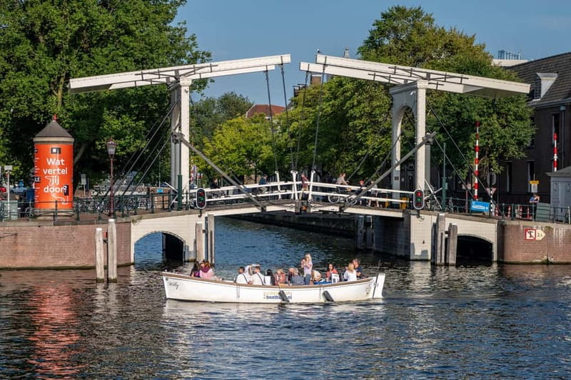 Amsterdam: 75 minute Open Boat Canal Cruise with Live Guide - Should you book this Amsterdam open boat canal cruise?