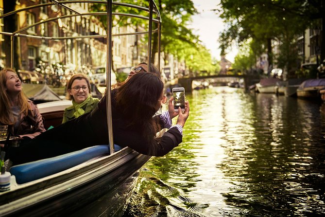 Amsterdam 90-min Private Canal Cruise with Live Guide and Drinks - Key Things You’ll Notice on This Cruise