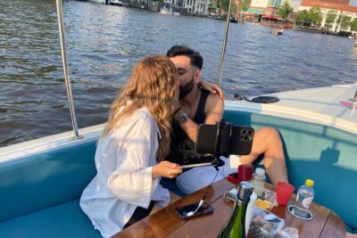 Amsterdam 90-min Private Canal Cruise with Live Guide and Drinks - The Perfect Start at Prinsengracht 375