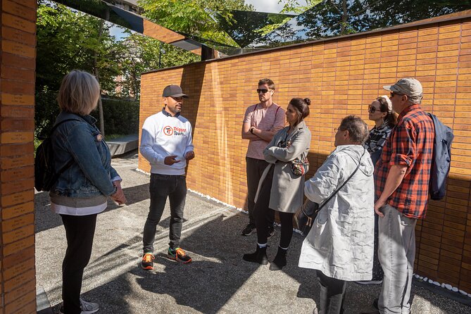 Amsterdam: Anne Frank and Jewish Quarter Walking Tour (TOP RATED) - De Plantage and the Spinoza Monument: walking through memory in everyday Amsterdam streets