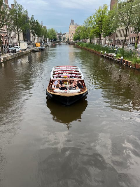 Amsterdam: Boat Tour with Optional Unlimited Drinks - Key things I’d pay attention to