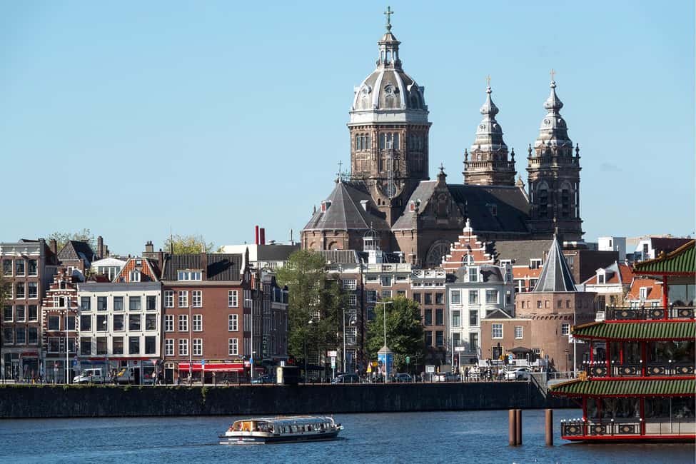 Amsterdam: Canal Cruise with Live Commentary & Audio Guide - From IJ River to Prinsengracht: the 75-minute canal sweep