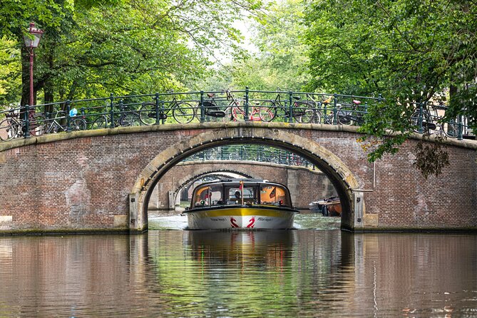 Amsterdam City Centre Cruise on heated boat with Audioguide - Photo Tips and the Glass-Window Trade-Off