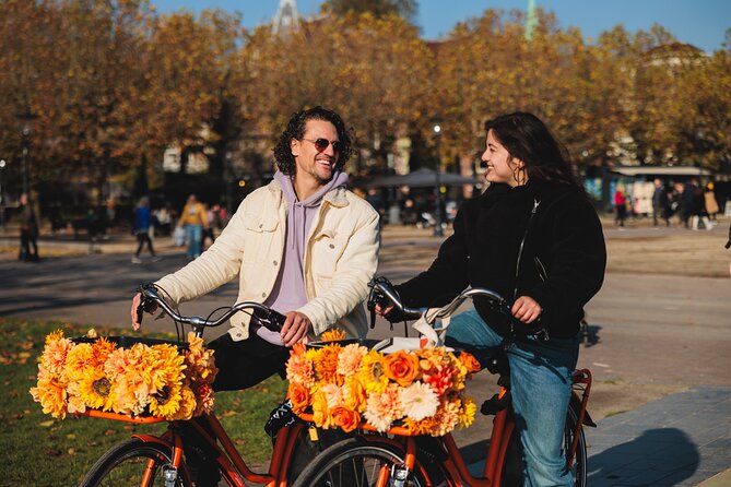 Amsterdam City Top Highlights Guided Bike Tour - From Nieuwezijds Voorburgwal to your first stop: bikes, safety, and how the ride flows