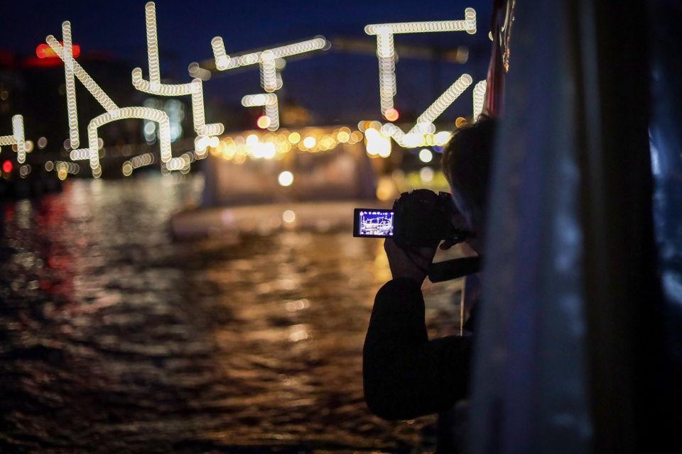 Amsterdam: Covered Canal Booze Cruise with Unlimited Drinks - Drinks and onboard vibe: unlimited is fun, but pace matters