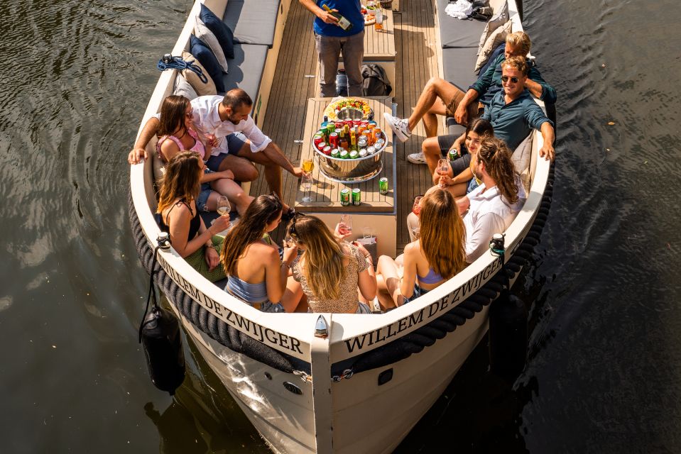 Amsterdam: Cozy Evening Canal Cruise With Open Bar Option - Herengracht’s Golden Bend, Nine Streets, and Anne Frank House area