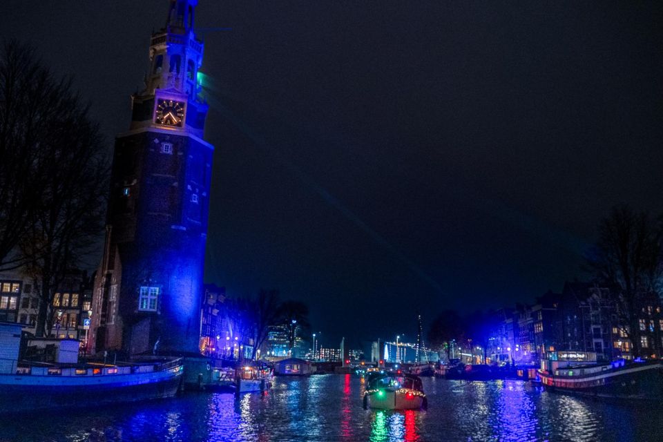 Amsterdam: Cozy Evening Canal Cruise With Open Bar Option - Red Light District, Sea Palace, NEMO, and Seven Bridges views
