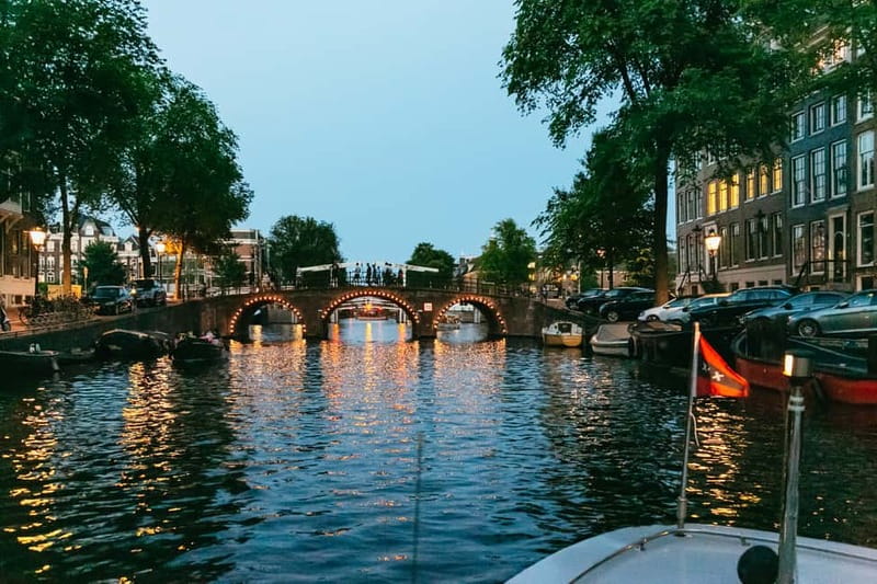 Amsterdam: Evening Cruise with Optional Wine and Snacks - Optional wine and snacks: worth it if you want a warmer night