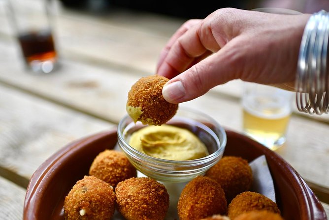 Amsterdam Food Tour of 10+ Local Classic Tastings in Jordaan Area - Private Upgrade vs Regular Tour: When the Extra Cost Makes Sense