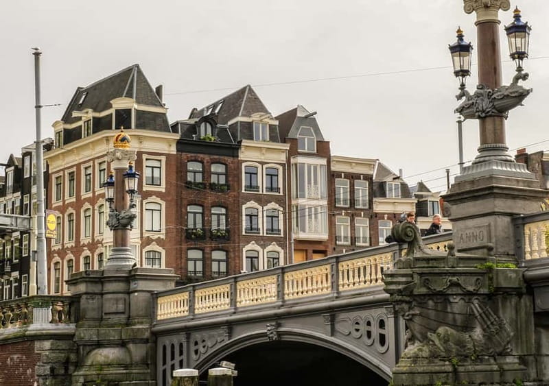 Amsterdam: German Canal Cruise with Unlimited Drinks Option - Comfort, weather, and the electric-motor ride