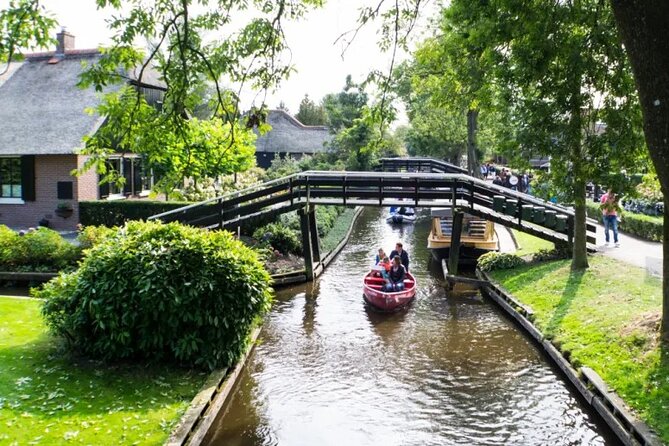 Amsterdam: Giethoorn Tour Scenic Cruise, Cheese & Free Time - Key highlights you’ll feel right away