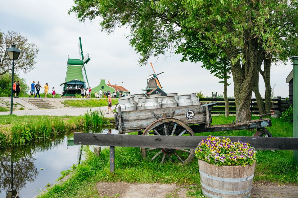 Amsterdam: Giethoorn, Volendam, and Zaanse Schans Tour - FAQ
