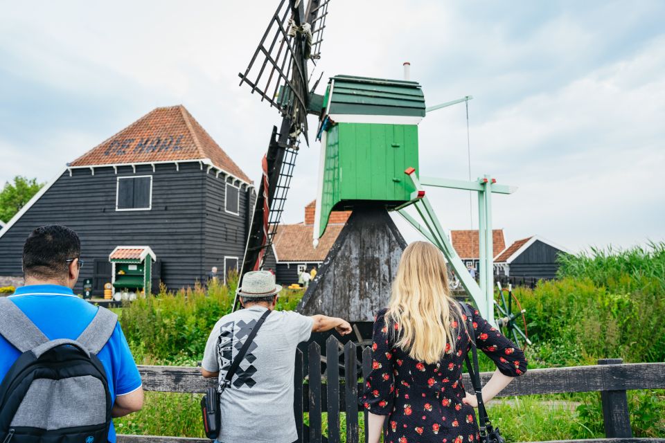 Amsterdam: Giethoorn, Volendam, and Zaanse Schans Tour - Pacing, Walking, and When to Catch Your Breath