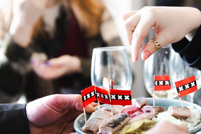 Amsterdam High-End Dutch Food & History Tour - Up to 8 guests - What you’ll eat on Saturday: apple pie, Lindengracht satay, and a speakeasy pairing