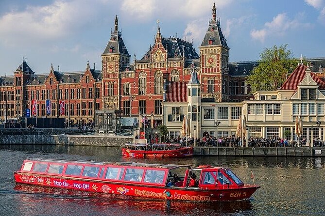 Amsterdam Hop-On Hop-Off 24h or 48h Bus and Boat Option - The hardest part: finding stops without good signage