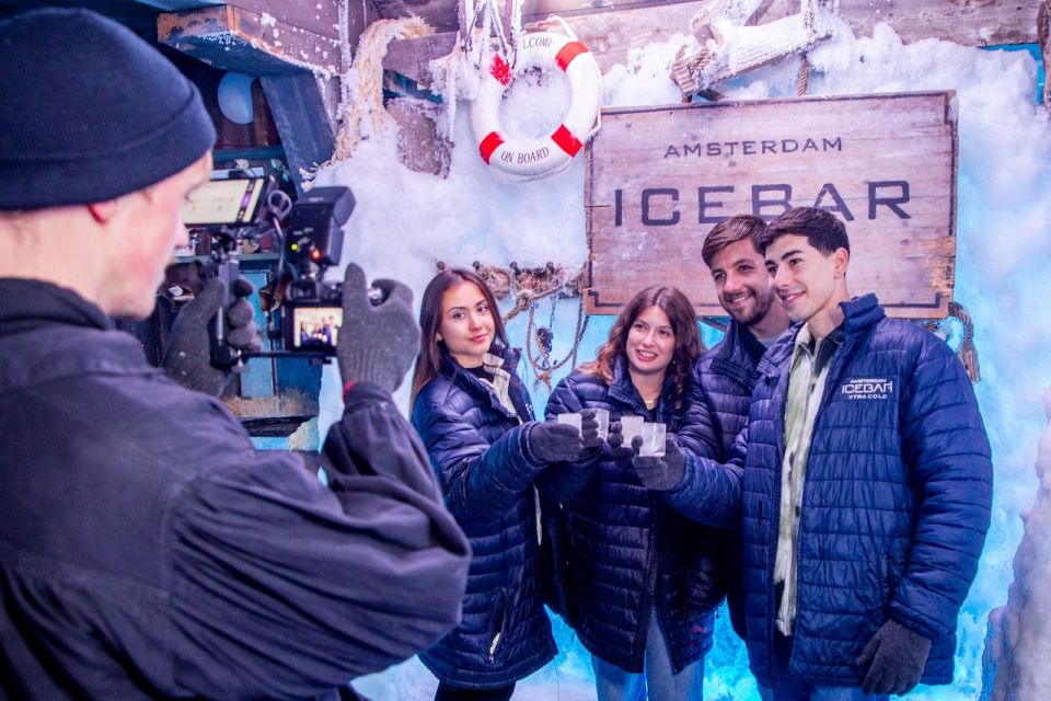 Amsterdam: Icebar Entry Ticket with 3 Drinks - Gloves, jackets, and staying comfortable when it gets brutally cold