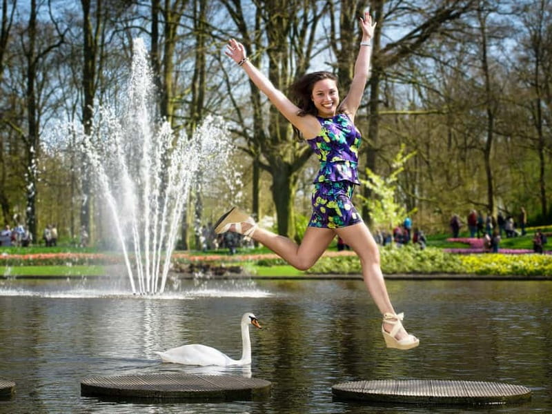 Amsterdam: Keukenhof Ticket and Roundtrip Shuttle Transfer - Returning to Amsterdam: flexibility with every 30 minutes