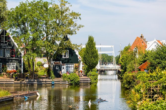 Amsterdam: Keukenhof, Zaanse Schans & Volendam Tour - Cheese Factory Volendam: the tastings you’ll remember