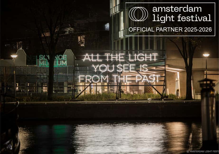 Amsterdam Light Festival Live Commentary & Optional Drinks - Who should book this Amsterdam Light Festival canal cruise