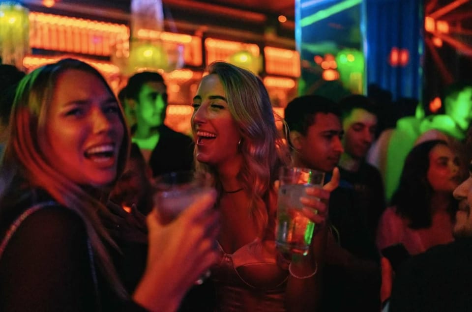 Amsterdam: Ludwig's Red Light Pub Crawl with VIP Club Entry - Key takeaways before you go