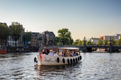 Amsterdam: Luxury Boat Cruise Unlimited Cocktails, Beers & Wines - The VIP Feel: Why the Boat Matters More Than You Think