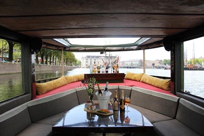 Amsterdam: Luxury Boat Cruise Unlimited Cocktails, Beers & Wines - Weather Reality: December Cold, Blankets On