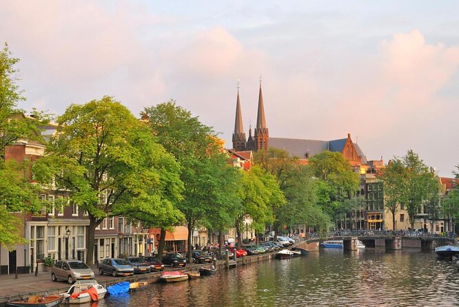 Amsterdam Luxury Canal Cruise + Unlimited Drinks & Bites option - Key things to know before you board