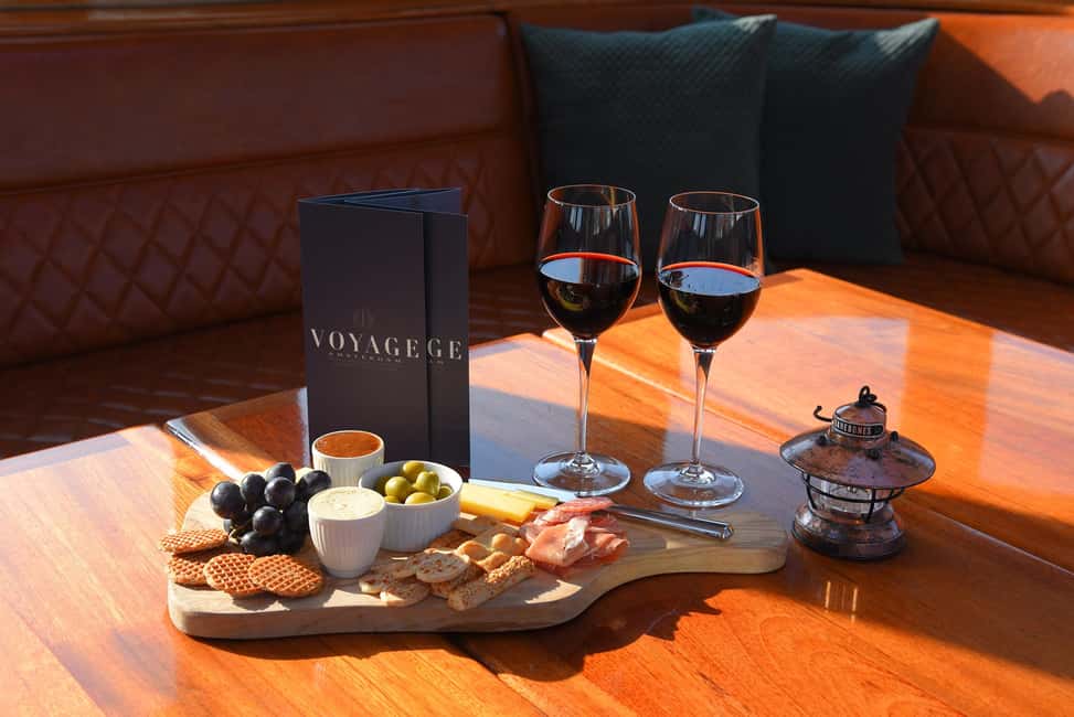 Amsterdam: Luxury Canal Cruise with Optional Snacks & Drinks - The canal route: Prinsengracht to Keizersgracht with landmark momentum