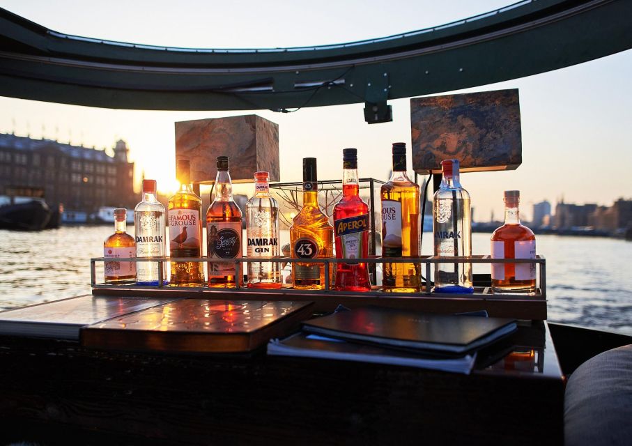 Amsterdam: Luxury Cruise Unlimited Cocktails & Snacks Option - Crew and Guide Energy: How the Tour Stays Entertaining