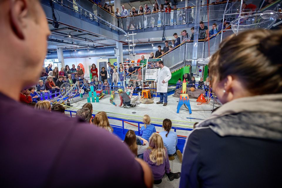 Amsterdam: NEMO Science Museum Ticket - NEMO Fast-Track: Smart Time-Saver for a Popular Museum
