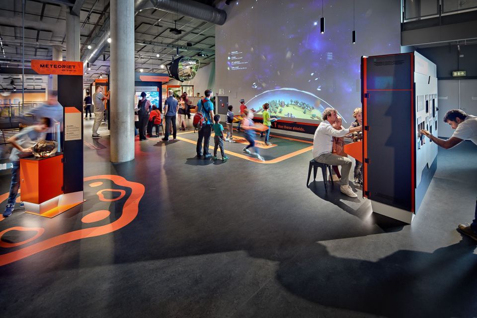 Amsterdam: NEMO Science Museum Ticket - The Chain Reaction Demonstration: The Big Moment That Makes Sense