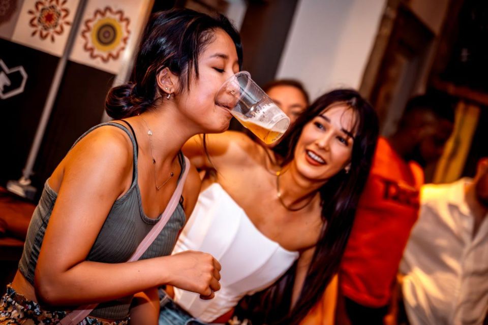 Amsterdam: Original Pub Crawl Party with VIP Entrance - VIP Club Stops and Skip-the-Line Entry