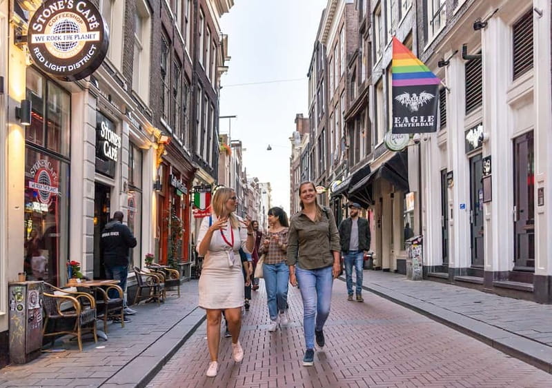 Amsterdam: Red Light District Tour in German/English/Italian - Warmoestraat, Dancing Houses, and that classic Amsterdam photo loop