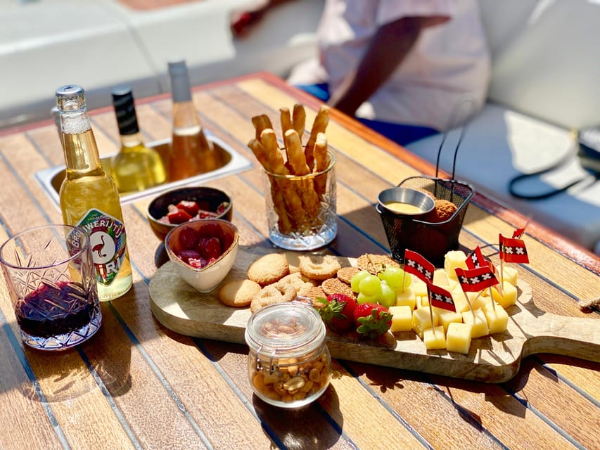 Amsterdam Small Group Canal Cruise inc Snacks/Drinks Winter - Two hours on the canals: what the cruise experience feels like