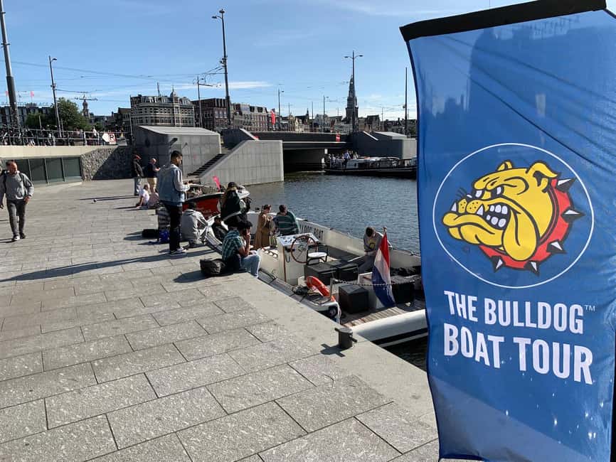 Amsterdam: The Bulldog Boat Smoke and Booze Cruise - What makes this Bulldog Boat cruise different on Amsterdam canals