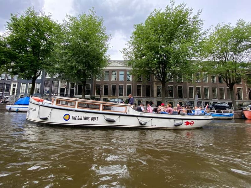 Amsterdam: The Bulldog Boat Smoke and Booze Cruise - Who should book this cruise (and who should skip it)