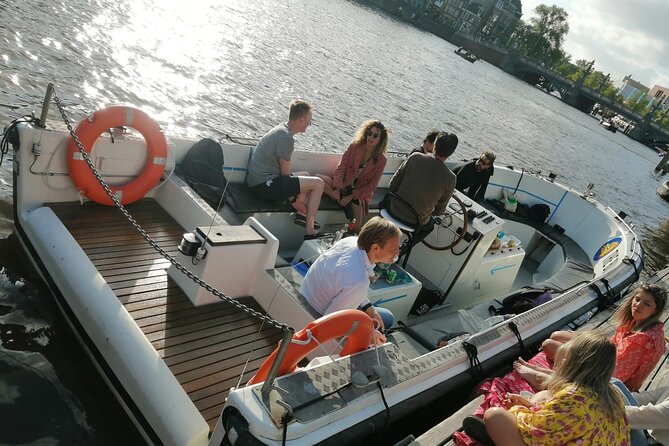 Amsterdam The Bulldog Boat Smoke Friendly Cruise + 2 drinks - The small logistics that can make or break the experience