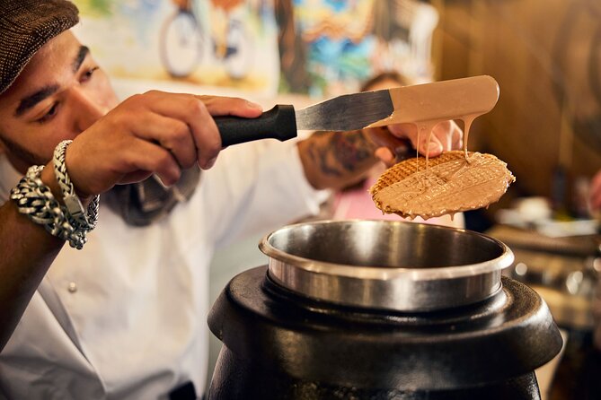 Amsterdam: Traditional Dutch Syrup Waffle Making Workshop - Meeting Point by Albert Cuyp Market: finding the workshop door fast