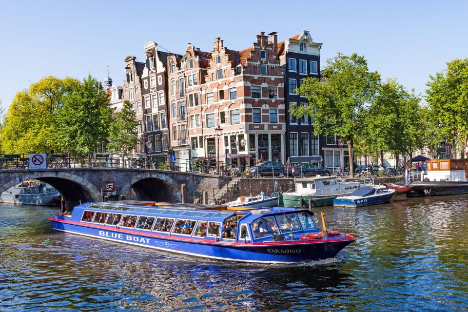 Amsterdam: Van Gogh Museum Ticket and City Canal Cruise - Instagram moments, but with real context