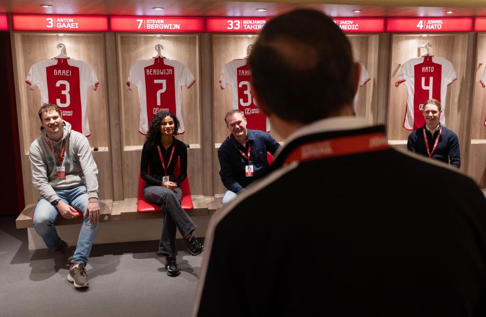 Amsterdam: VIP Johan Cruijff ArenA Tour with Drink and Scarf - Should you book the VIP Johan Cruijff ArenA tour?