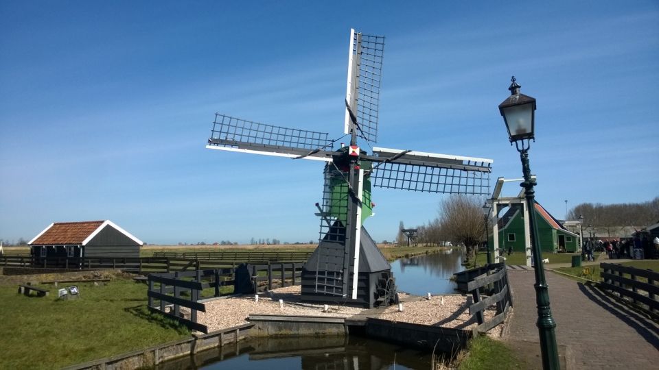 Amsterdam: Zaanse Schans 3-Hour Small Group Tour - Cheese tasting at a local farm: what’s included and how to plan