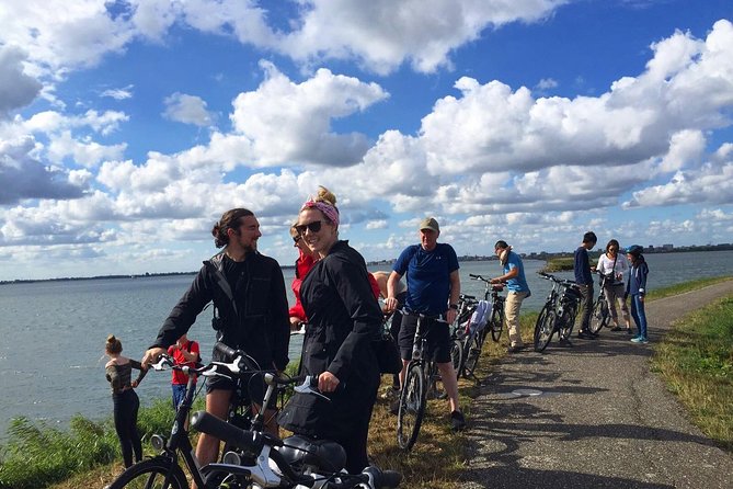 Amsterdam's Countryside Half-Day Bike Tour in Small Group - Price and value: what $48.37 buys you in real time