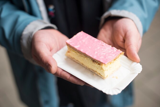 Amsterdam's Market Street Food Tour with Streat Bites - Inside Albert Cuyp Market: What You’ll Taste (and Why It Matters)