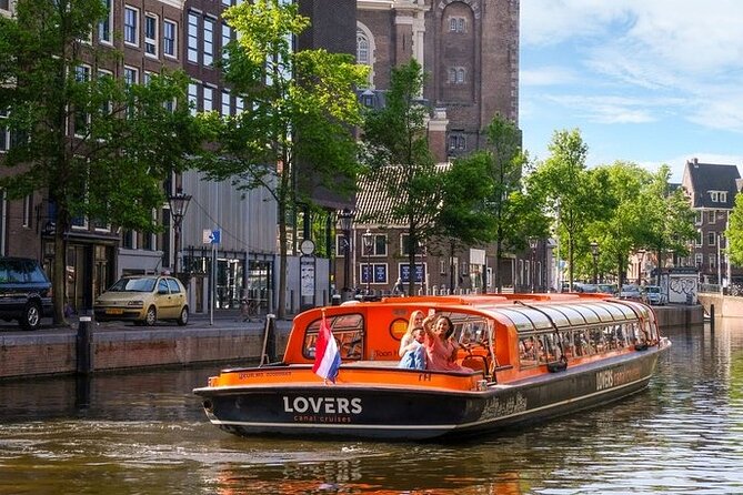 Combo Ticket: Xtracold Icebar Amsterdam and 1-Hour Canal Cruise - Icebar Xtracold: what the cold feels like (and how to not suffer)