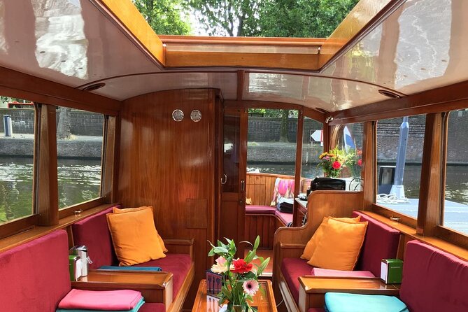 Cruise Amsterdam like a Local — Small Group 12 pax - Comfort Meets Convenience: Open Bar, Warmth, and a Quiet Ride