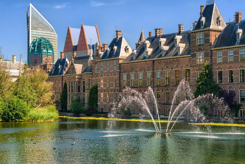 From Amsterdam: Rotterdam and The Hague Tour in Spanish - Two cities, two lessons: power and rebuilding